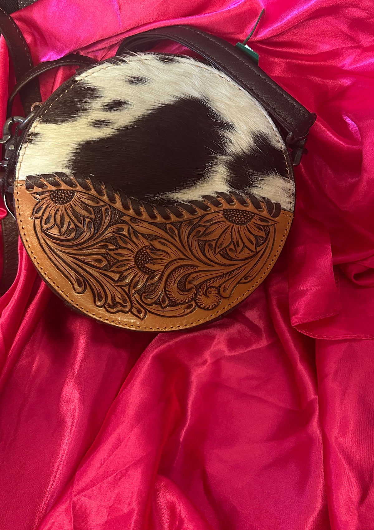 WL Round Hide and Tool Leather Purse
