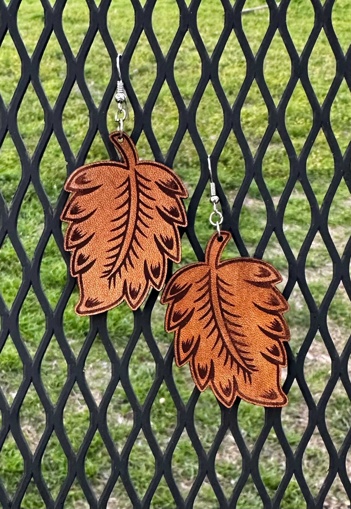 DANGLE EAR RINGS
